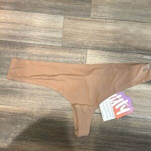 NWT- Yitty Smoothed Reality Mid-rise Thong Moody Taupe
